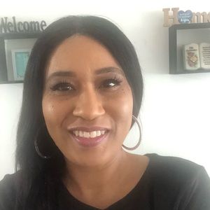 Meet your Posher, Angela